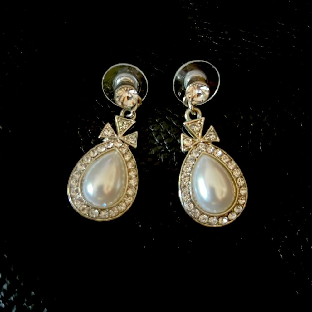 Wedding earrings, pearl and rhinestone drop style in creamy white pearl